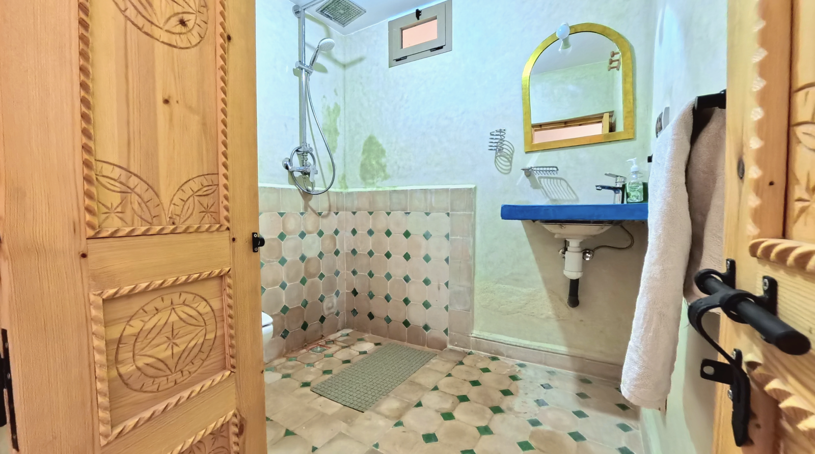 Achain Room – image 3